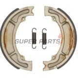 Накладки (челюст) -TRW- MCS953, 130x28mm, Aprilia Scarabeo 100 (2000), MBK Ovetto/Nitro 100 (2000-2003), Peugeot Tweet 125/150 (2010), Sachs Roadster 125 (2000-2003), Yamaha BW’s/Ovetto/Aerox 100 (1999-2003), DT 80 (1981-1997), RD 125 (1982-1984), SR/XV